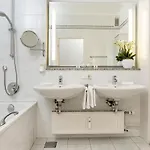 Strandhotel Monbijou Gmbh Garni