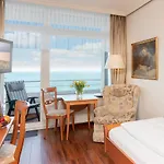 Strandhotel Monbijou Gmbh Garni Hotel Westerland
