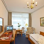 Strandhotel Monbijou Gmbh Garni 호텔