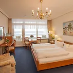 Strandhotel Monbijou Gmbh Garni 베스터란트