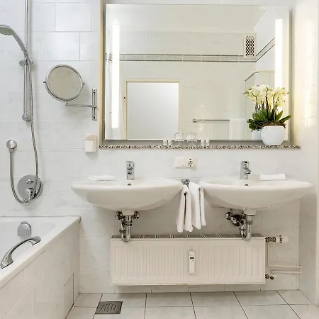 Strandhotel Monbijou Gmbh Garni