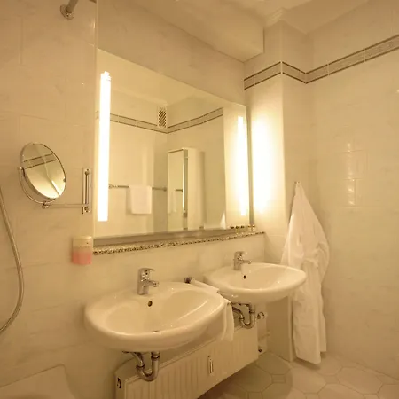 Hotel Strandhotel Monbijou Gmbh Garni 4*