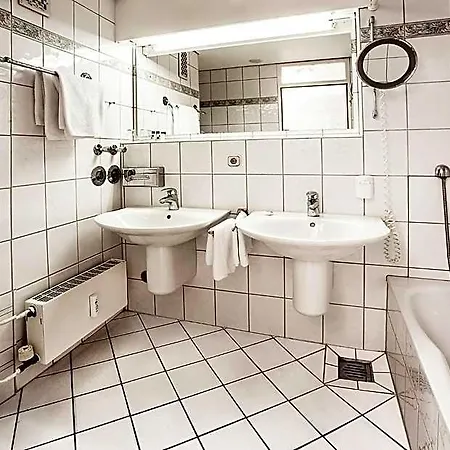 Strandhotel Monbijou Gmbh Garni Hotel 4*
