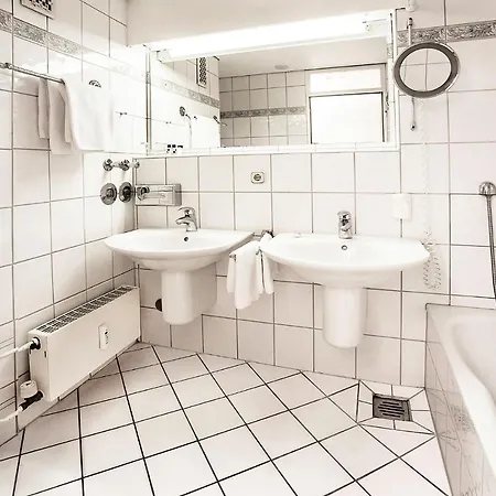 Strandhotel Monbijou Gmbh Garni Hotel 4*