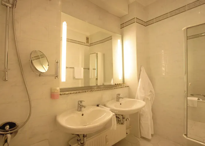 Szálloda Strandhotel Monbijou Gmbh Garni 4*